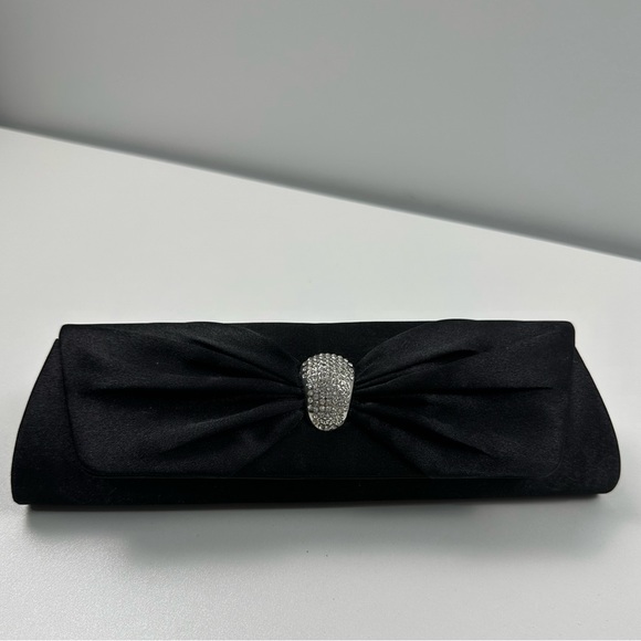 NWT Evening satin clutch with chain - Picture 2 of 7